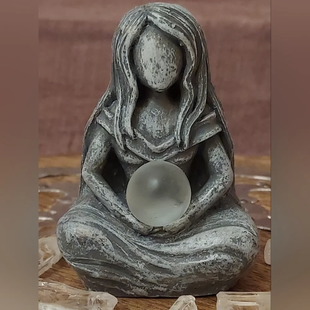 1 DAY SALE!!! Lunar Goddess Moon Goddess Witchy Woman Crystal Ball Magic Statue - Picture 8 of 13
